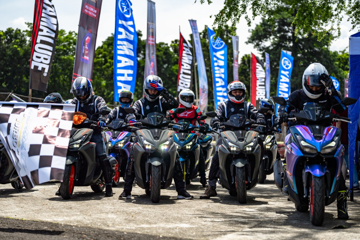 Sirkuit Sentul Jadi Ajang Pembuktian Puluhan Awak Media Merasakan Sensasi Berkendara Dengan Super Scooter Yamaha Alpha