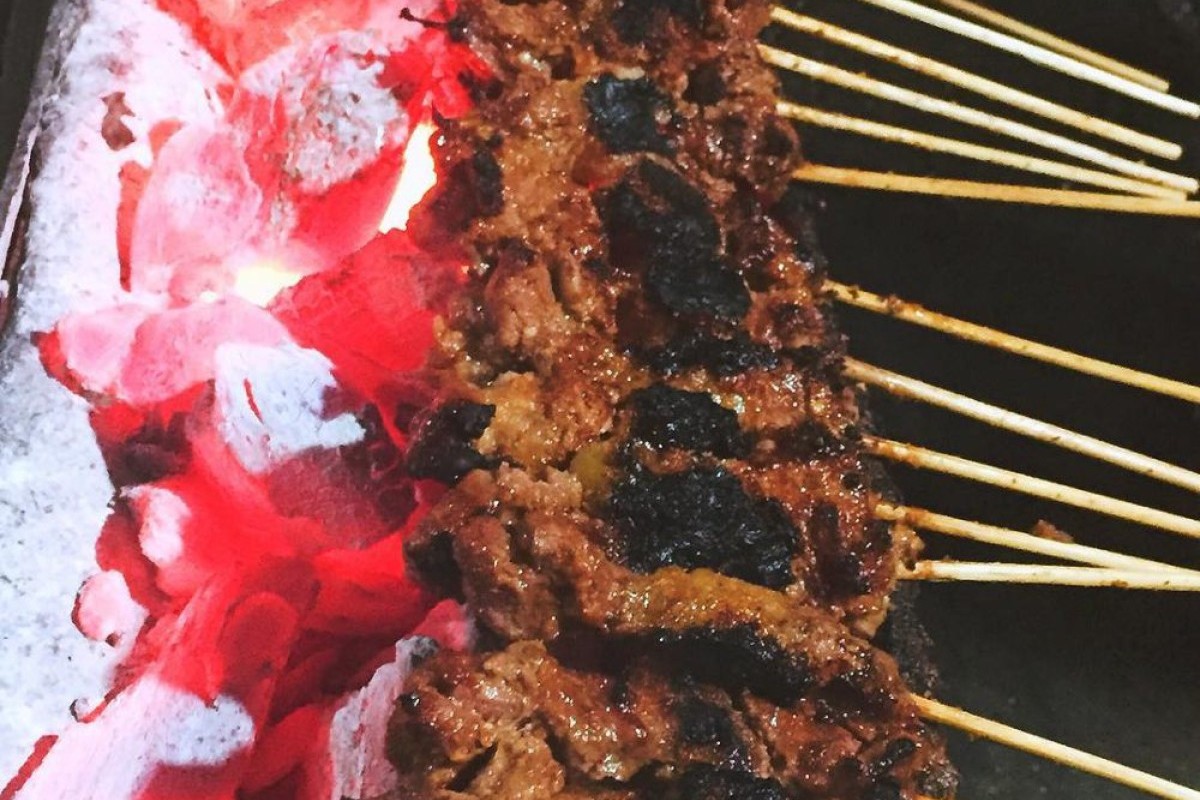 Pedas Mantap dan Unik! Sate Kampret Khas Jombang Dicampur Dengan Pecel Atau Lodeh, Memang Seenak Itu? 