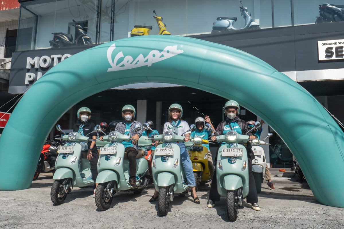 Rayakan Hari Batik Nasional Bersama Vespa