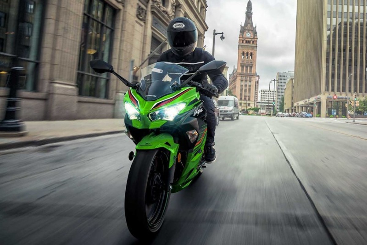 Modal 5 Juta Langsung Bawa Pulang Ninja 250 FI di Surabaya! Kredit Makin Mudah, Tenor Makin Lama, Ayo Gasss!