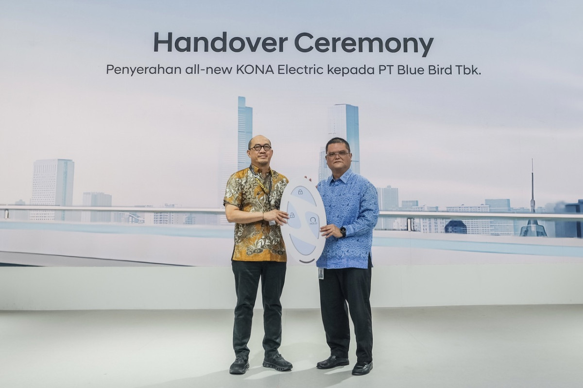 Hyundai Resmi Serahkan All-New KONA Electric ke Pelanggan dan Sediakan 10 Unit Taksi Khusus Bluebird di IKN Nusantara