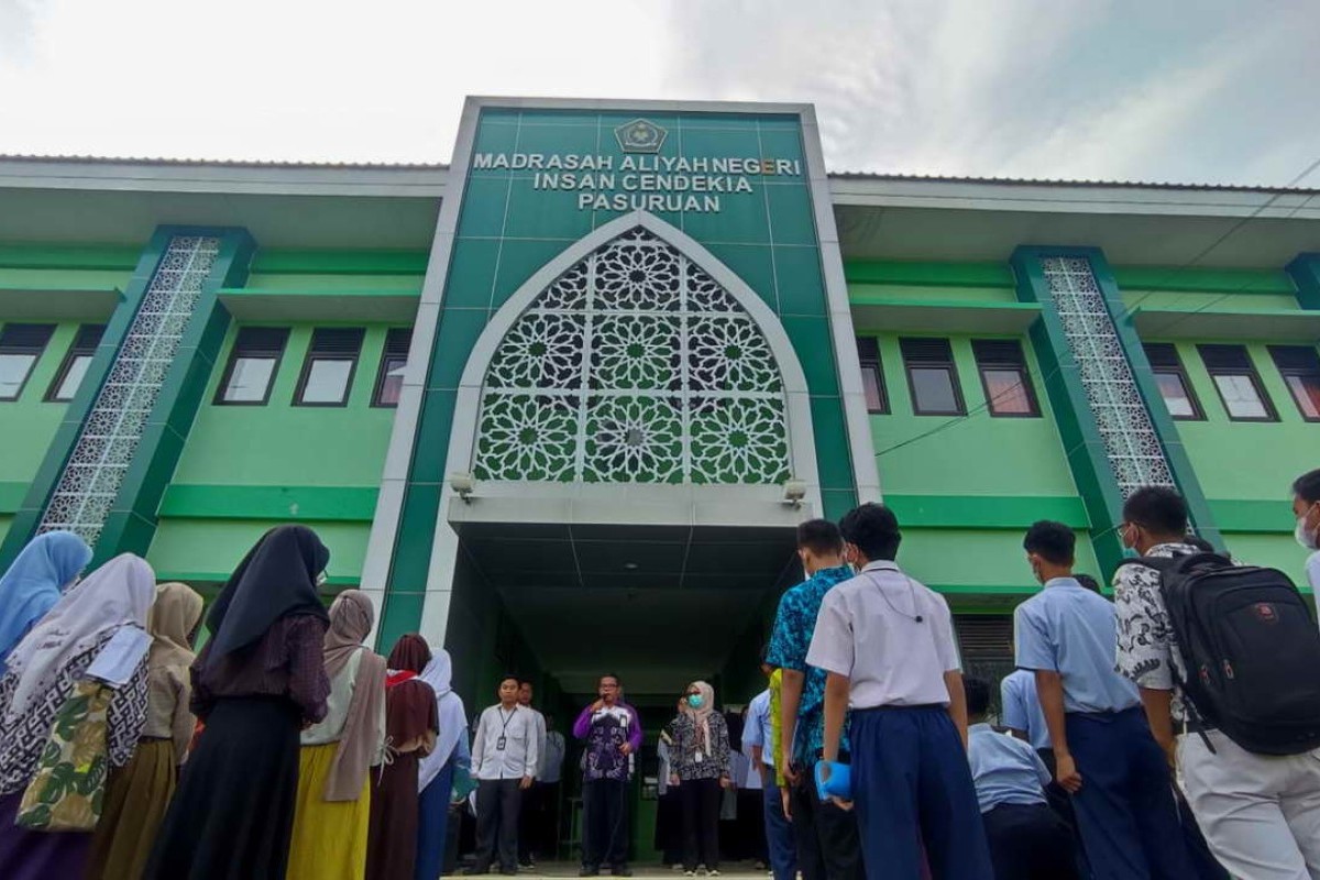 4 SMA Unggulan di Pasuruan Jawa Timur! Sekolah Favorit yang Didirikan atas Inisiasi Presiden BJ Habibi Meraih Peringkat Pertama, Sekolah Mana yang Dimaksud?