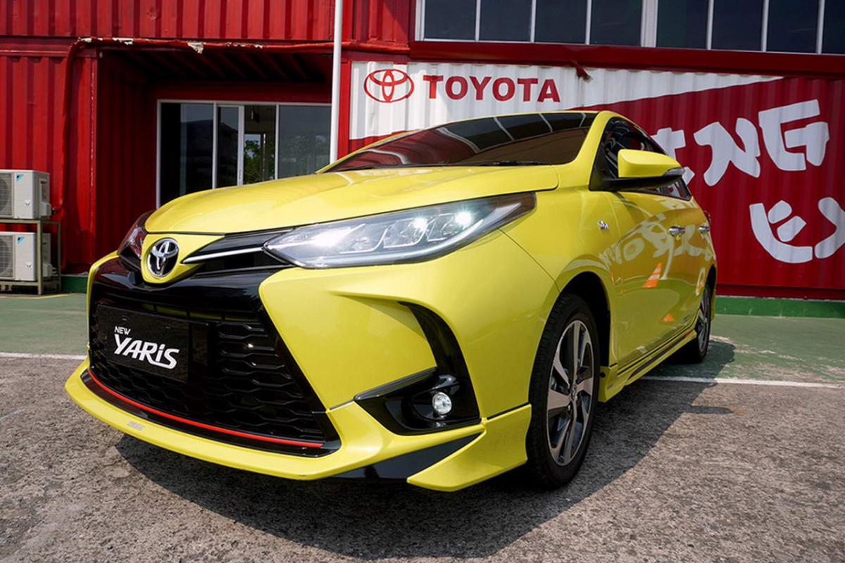 Jangan Langsung Beli! Cek Dulu Perbandingan Harga Mobil Honda City Hatchback vs Toyota Yaris Oktober 2023