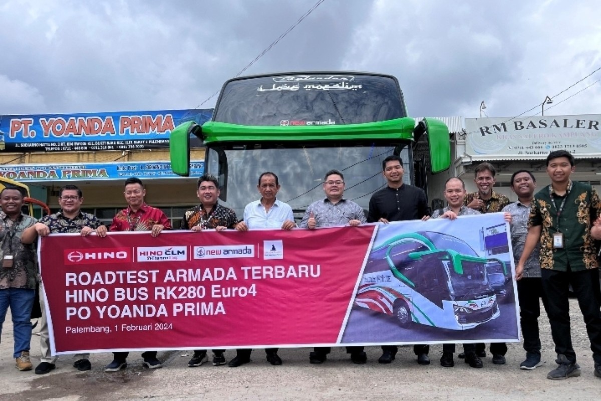 Hino Serahkan Dua Unit Bus Kepada PO Yoanda Prima, Layani Rute Palembang - Padang