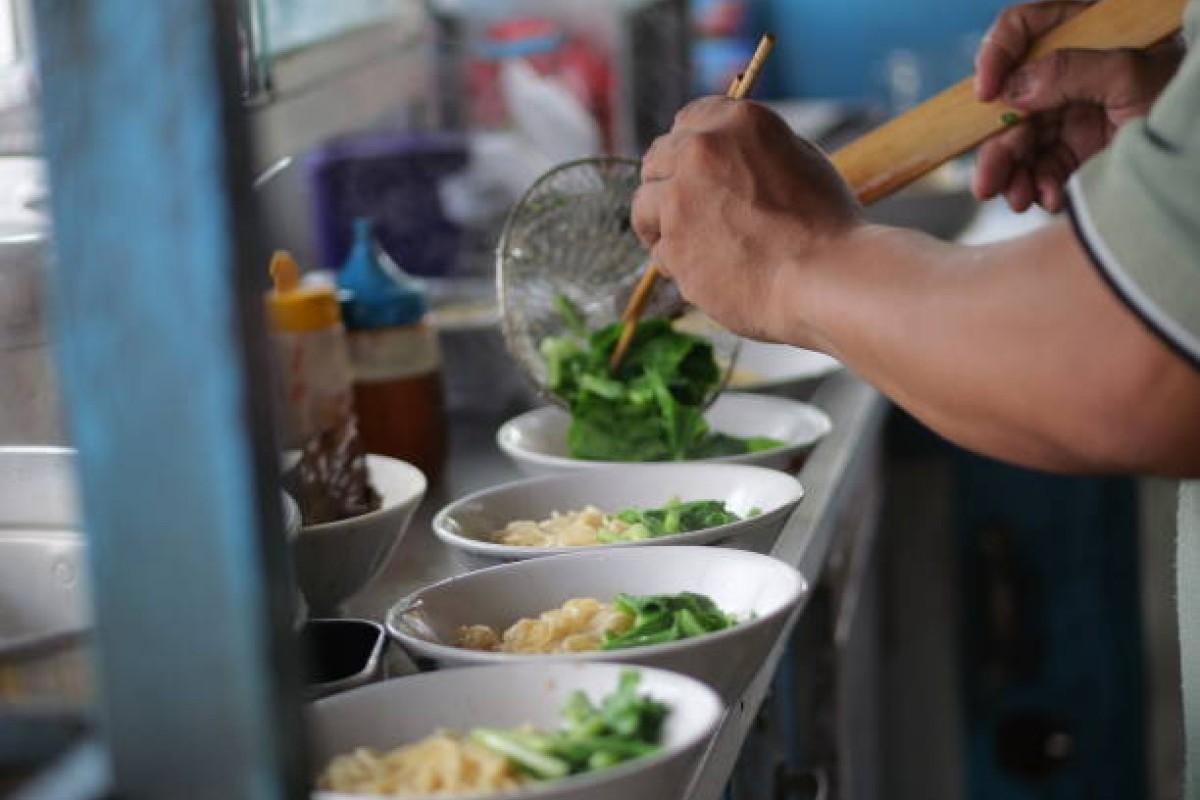 Mie Ayam Gerobakan di Jombang Ini Nikmatnya Gak Ketulungan, Bikin Susah Lupa Sama Rasanya, Pasti Bikin Balik Lagi