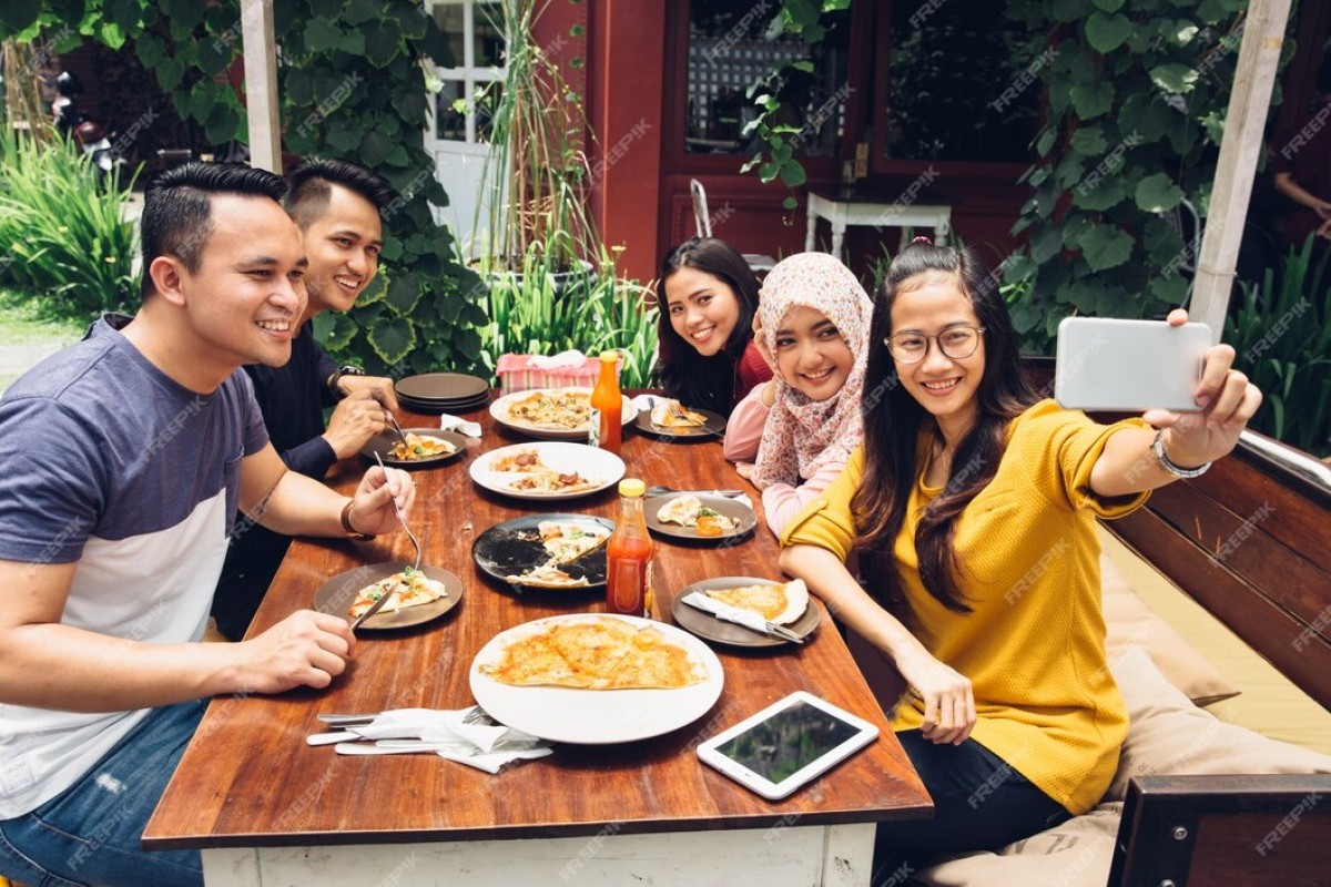 Dijuluki Kota Metropolitan Terbesar Kedua di Indonesia, Jangan Ngaku Anak Gaul Kalau Belum Pernah ke 30 Cafe Keren di Surabaya Ini