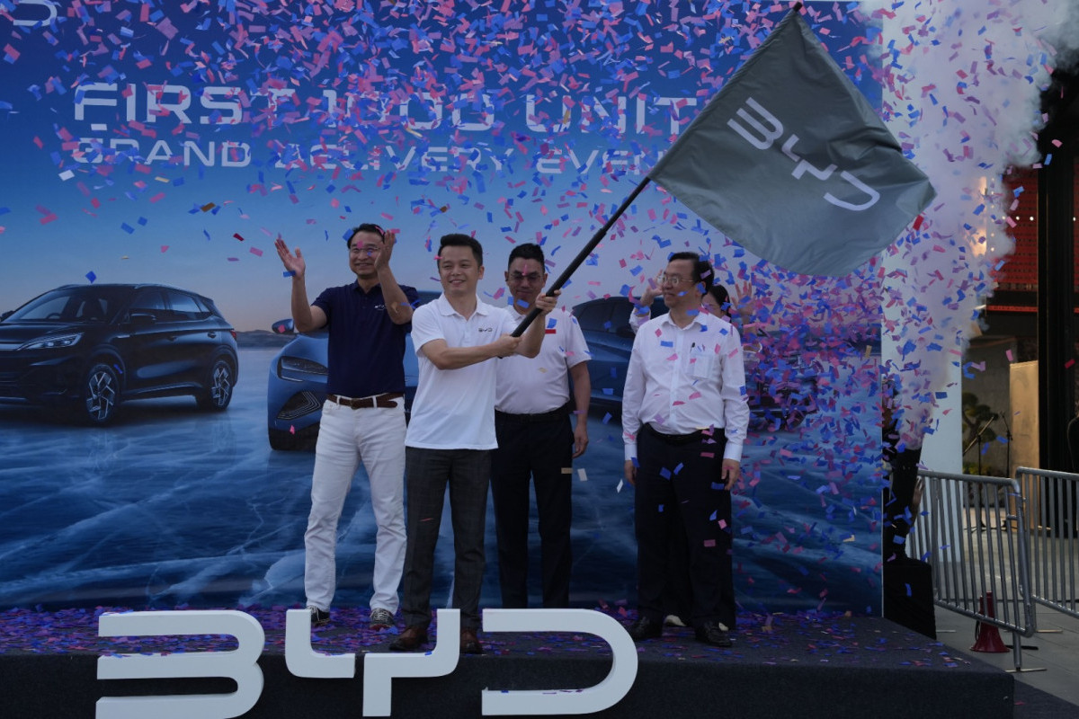 BYD Secara Simbolik Menyerahkan 1000 Unit Kendaraan Pertama Kepada Konsumen di Indonesia