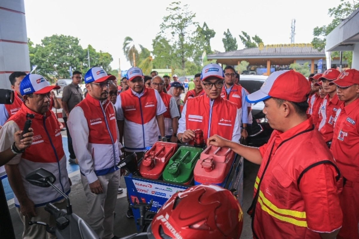 Jelang Libur Natal, Wamen BUMN dan Direksi Pertamina Tinjau Kesiapan Layanan SPBU dan Serambi MyPertamina