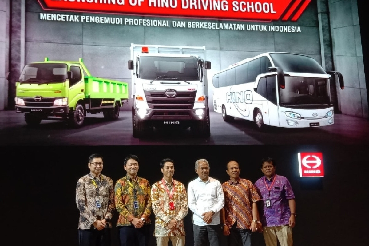Hino Jawab Tantangan Kurangnya Pengemudi Profesional Lewat Hino Driving School