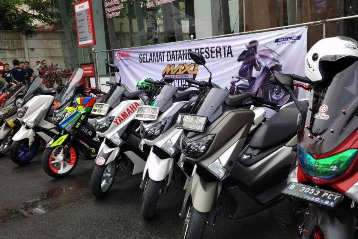 Waduh PCX dan NMAX Sama-Sama Ngak Kuat Nanjak! Cek Tekniknya Biar Ngak Kejadian di Jalan