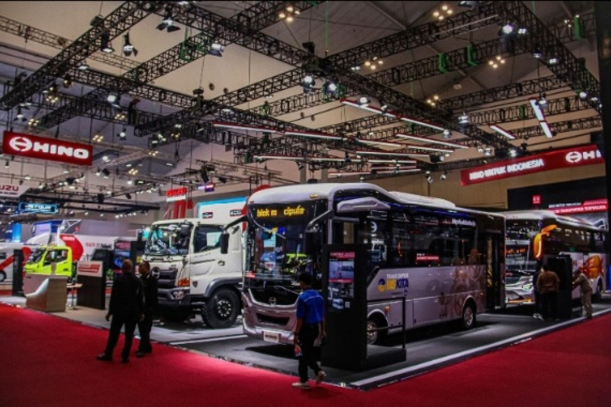 Sukses Catatkan 106 SPK, Hino Raih Predikat “Favorite Commercial Vehicle Truck” di GIIAS 2024