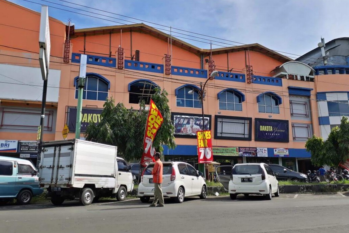 Berjarak 1 Km dari Masjid Agung Cilacap! 3 Mall Terpopuler di Cilacap, Jawa Tengah yang Tak Kalah Keren dari Pusat Perbelanjaan di Semarang