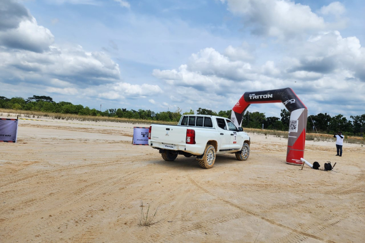 MMKSI dan Dealer di Sumatera Kembali Ajak 50 Konsumen Jajal Keandalan Mitsubishi All-New Triton di Pekanbaru