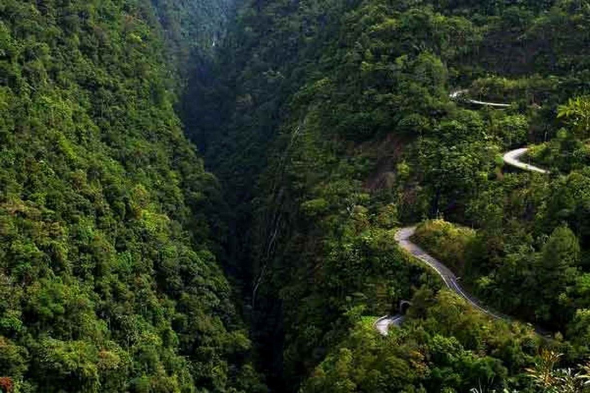 Merasakan Penuh Adrenalin di Jalanan Sumatera Utara, Dengan View Indah yang Hanya Berjarak 238 Km dari Medan 