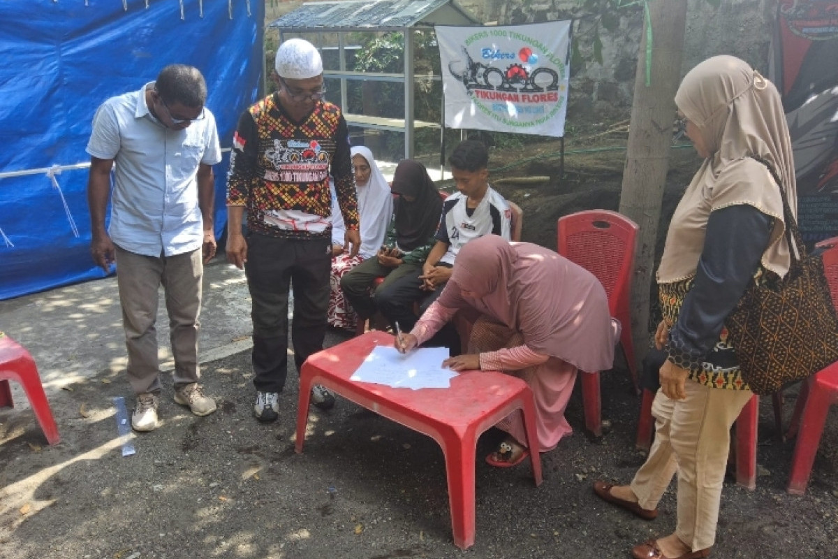 Komunitas 1000 Tikungan Flores Lakukan Serah Terima Rumah Warga Ende Usai Lakukan Bedah Rumah