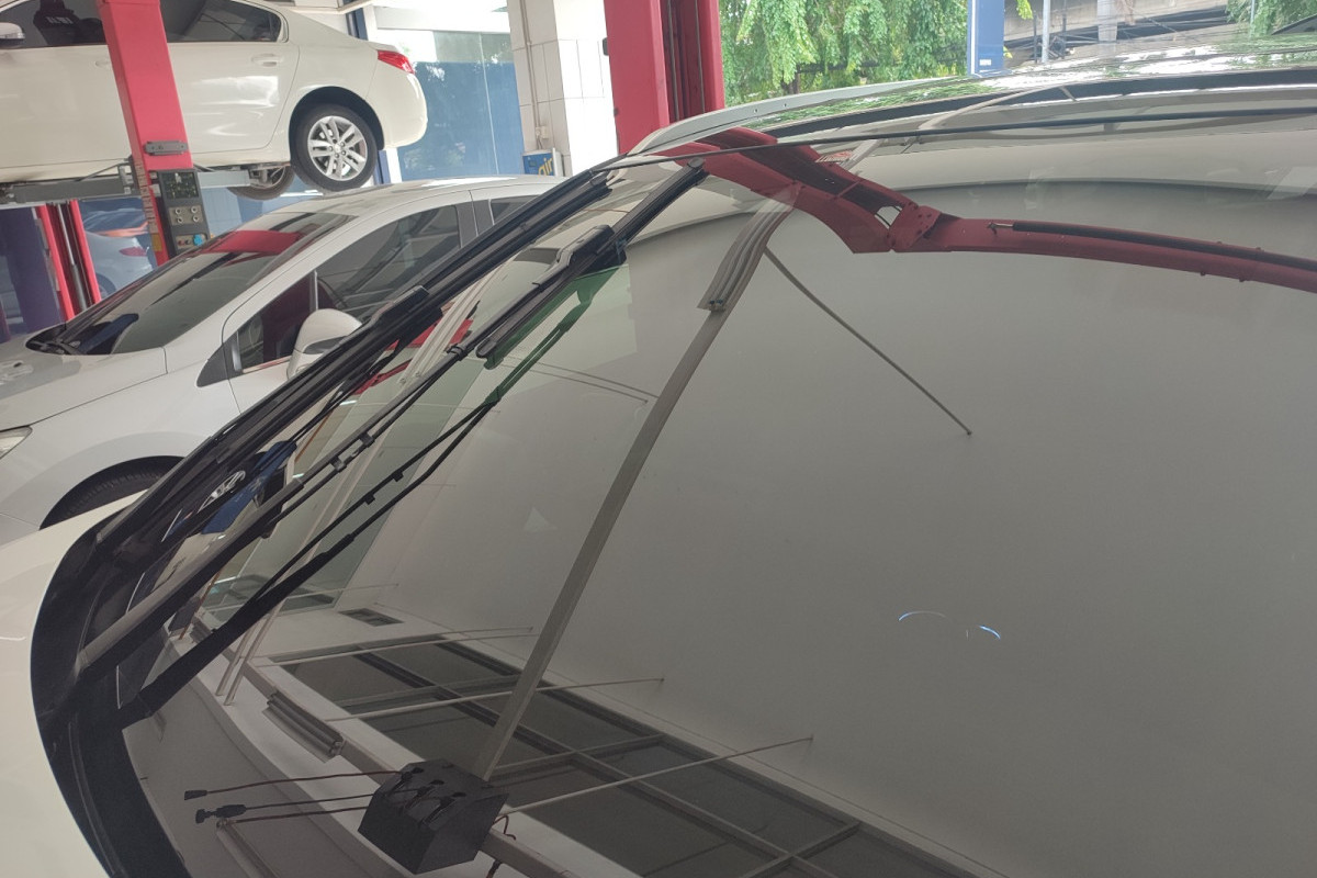 Para Pemilik Mobil Peugeot Wajib Tahu Solusi dan Permasalahan Wiper Mobil Peugeot 