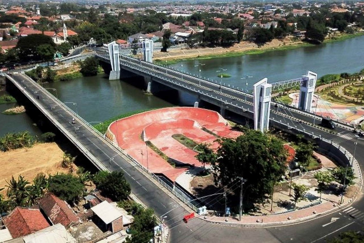 Menggali Kisah Lama: Jembatan Besi Tertua di Indonesia Berusia 150 Tahun di Kediri, Pulau Jawa, Menyimpan Berbagai Cerita Panjang dan Kelam!