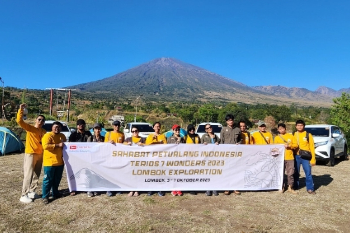 Terios 7 Wonders Kunjungi Bukit Pergasingan Hingga Desa Senaru dan Air Terjun Sendang Gile