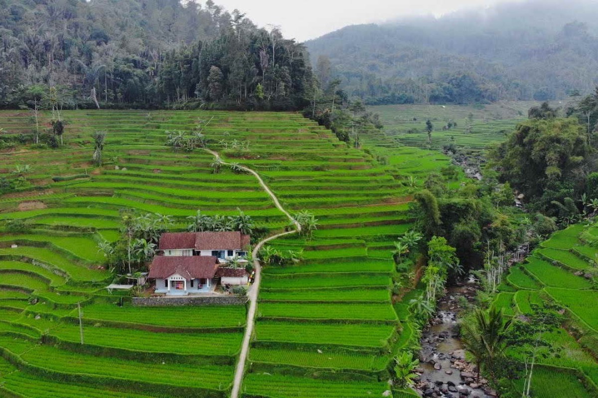 Paris Van Java ala Garut, Kampung Terbersih di Jawa Barat yang Menawarkan Pemandangan Indah dan Pesona Teteh Cantiknya Euy