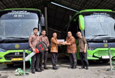 Hino Serahkan 2 Unit Bus GB 150 L Kepada PO Puspa Jaya