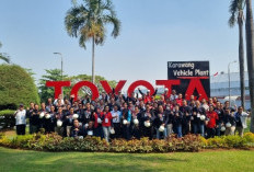 Kunjungi Pabrik Toyota, Komunitas AXIC dan TCF Saksikan Proses Produksi Mobil Hybrid