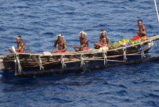  Raja Ampat Surga Bawah Laut yang Dinobatkan Sebagai Daerah Terbersih se-Indonesia dan Dihuni oleh Suku Biak yang Dulunya Dikenal Sebagai Viking Papua