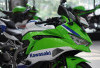 Miliki Kemiripan Dengan Pendahulunya, Kawasaki Ninja ZX-25RR 40th Anniversary Resmi Mengaspal Di Indonesia